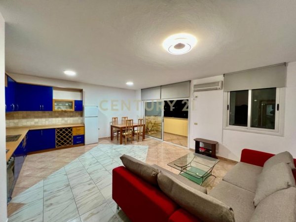 Tirane, jepet me qera apartament 2+1+Aneks+Ballkon Kati 8, 140 m² 650 € (Komuna e Parisit)