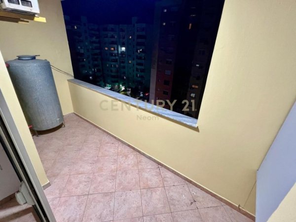 Tirane, jepet me qera apartament 2+1+Aneks+Ballkon Kati 8, 140 m² 650 € (Komuna e Parisit)
