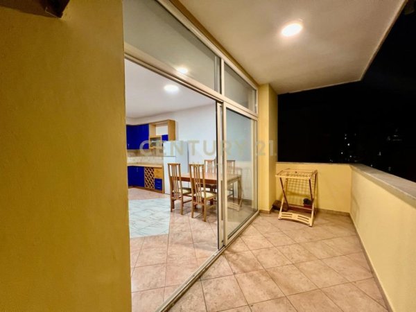 Tirane, jepet me qera apartament 2+1+Aneks+Ballkon Kati 8, 140 m² 650 € (Komuna e Parisit)