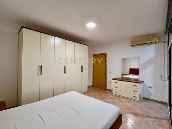 Tirane, jepet me qera apartament 2+1+Aneks+Ballkon Kati 8, 140 m² 650 € (Komuna e Parisit)