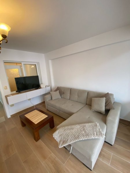 Tirane, jepet me qera apartament 1+1+Aneks Kati 5, 500 € (rruga e kavajes)