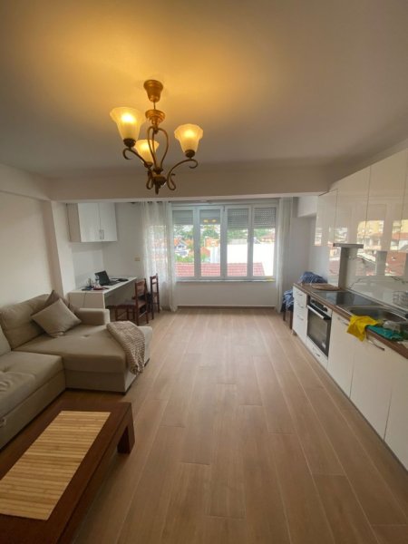 Tirane, jepet me qera apartament 1+1+Aneks Kati 5, 500 € (rruga e kavajes)