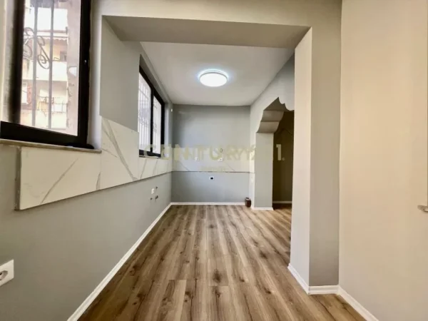 Tirane, shes apartament 2+1+Aneks+Ballkon Kati 2, 75 m² 179.000 € (Myslym shyri)