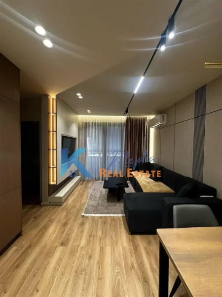 Tirane, jap me qera apartament 2+1+Ballkon Kati 2, 80 m² 850 € (Don Bosko)