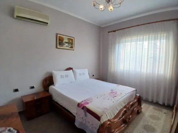 Tirane, jepet me qera apartament 1+1+Ballkon Kati 1, 70 m² 350 € (Tregu elektrik)