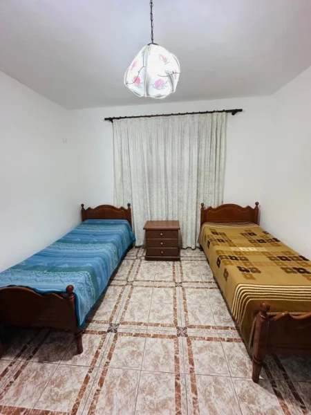 Tirane, jepet me qera apartament 3+1 Kati 4, 100 m² 500 € (Rruga elbasanit)