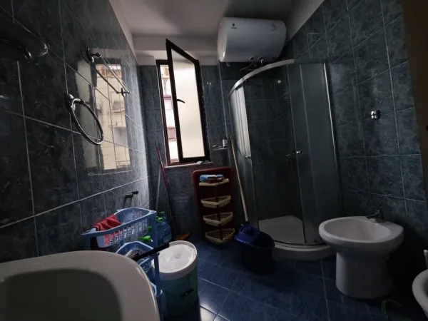 Tirane, shitet apartament 2+1+Ballkon Kati 4, 111 m² 135.000 € (Fresk)