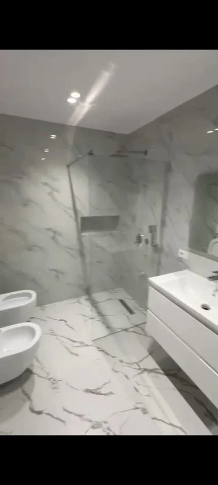 Tirane, jap me qera apartament duplex 2+1 , (Perball me delijorgjin)