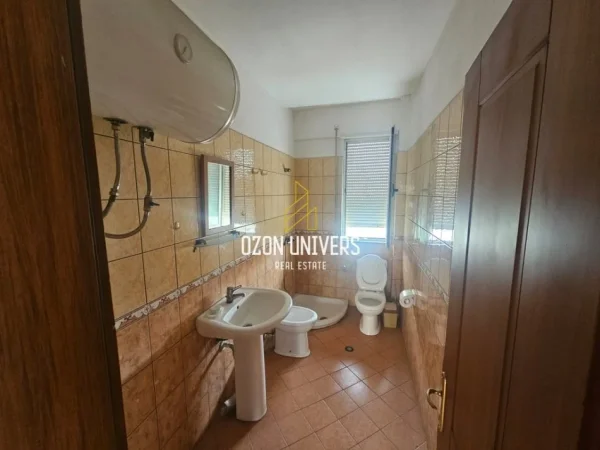 Mali Robit, shitet apartament 1+1+Ballkon Kati 3, 65 m² 75.900 € (Mali i Robit, Golem)