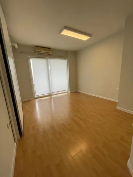 Tirane, jepet me qera apartament 2+1 Kati 6, 110 m² 1.200 € (Bulevardi Deshmoret e Kombit)