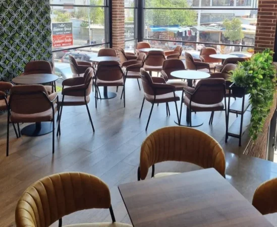 Fushe Kruje, shesim 8 sete të mobiljeve për lokale, Karrige dhe Tavolina për Lokal 250 €