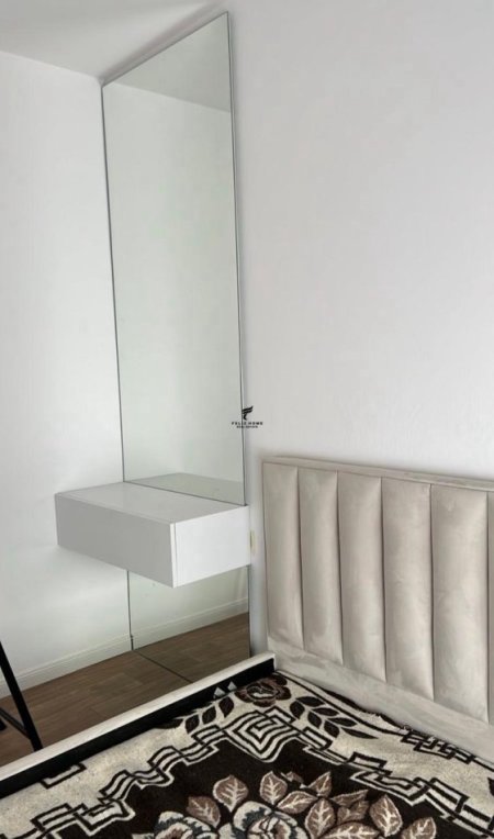 Tirane, jepet me qera apartament 1+1+Ballkon Kati 5, 75 m² 470 € (SELITE)