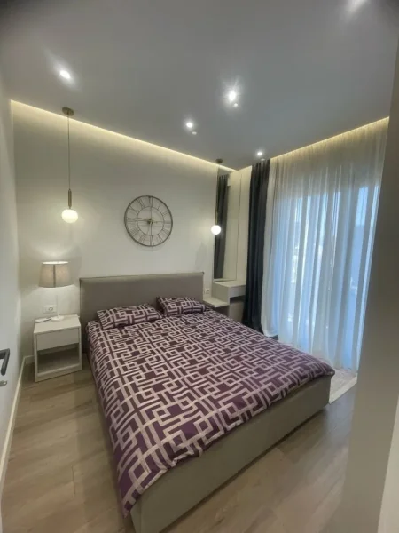 Tirane, jepet me qera apartament 1+1 Kati 8, 50 m² 650 € 