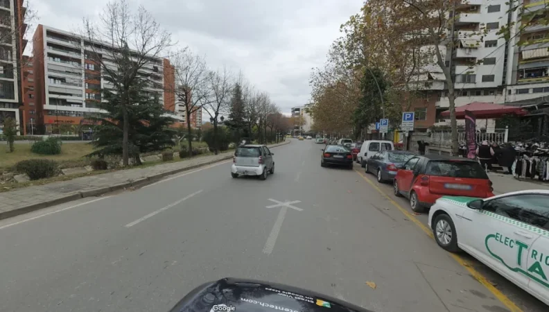 Tirane, shes dyqan Kati 0, 33 m² 198.000 € (BULEVARDI BAJRAM CURRI, AFER PALLATIT ME SHIGJETA)