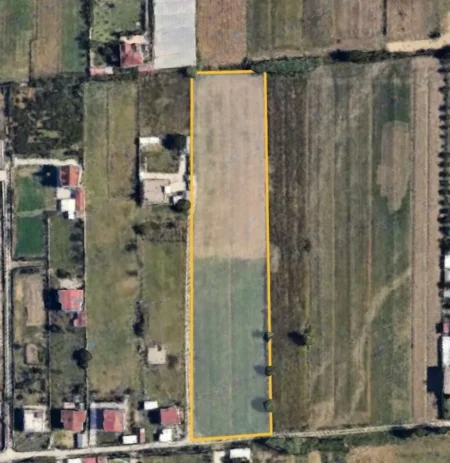 Tirane, shitet toke , 8.500 m² 382.500 € (Laknas)