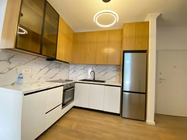 Tirane, jepet me qera apartament 2+1 , 75 m² 750 € (Don Bosko)
