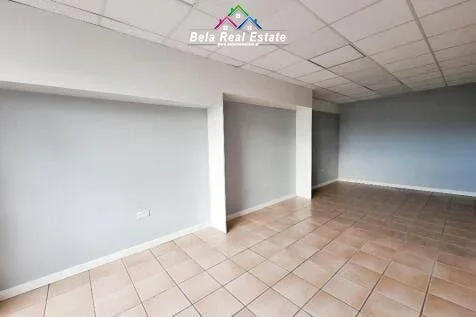 Tirane, jepet me qera dyqan Kati 0, 30 m² 900 € (21 dhjetori)