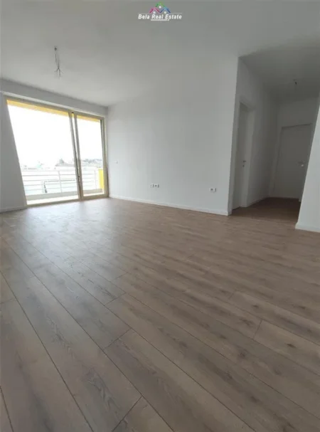 Shqiperi, shes apartament 1+1+Ballkon Kati 4, 63 m² 85.000 € (fresku)