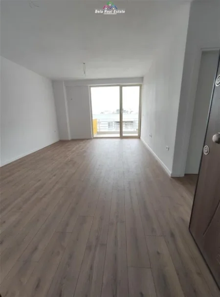 Shqiperi, shes apartament 1+1+Ballkon Kati 4, 63 m² 85.000 € (fresku)