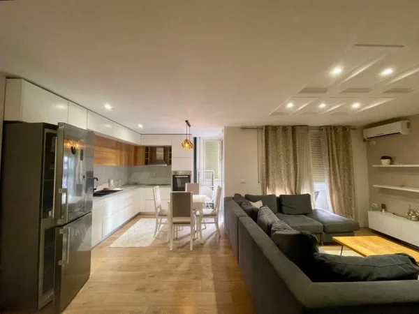 Tirane, shitet apartament 2+1 , 120 m² 166.000 € (Spitali Amerikan 3)