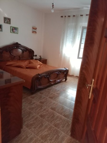 Tirane, shitet shtepi 2+1+Aneks+Ballkon Kati 2, 230 m² 170.000 € (Kamez)