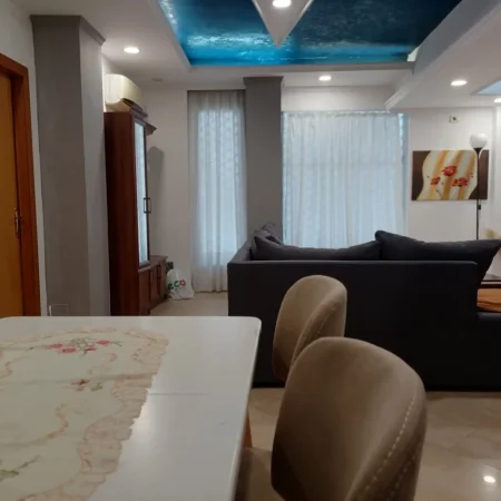 Tirane, jepet me qera apartament 2+1+Aneks+Ballkon Kati 1, 81 m² 750 € (Rruga Prokop Myzeqari)
