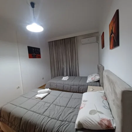 Tirane, jepet me qera apartament 2+1+Aneks+Ballkon Kati 1, 81 m² 750 € (Rruga Prokop Myzeqari)