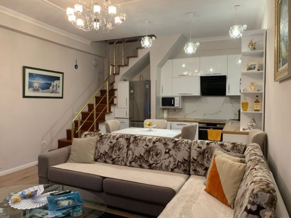 Tirane, jepet me qera apartament duplex Dublex Kati 2, 120 m² 800 € (Selite)