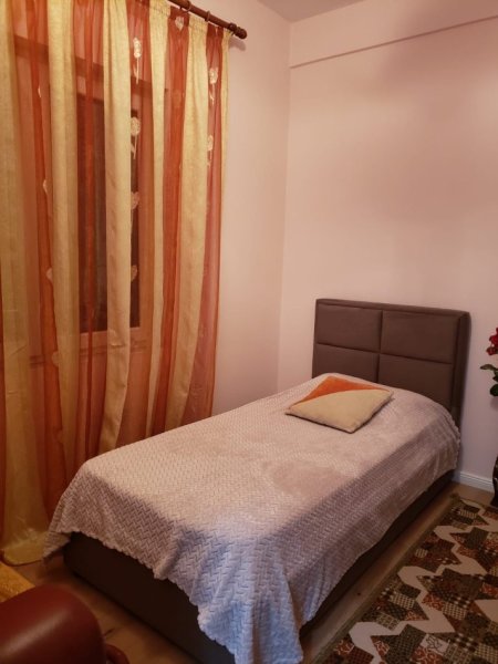 Tirane, jepet me qera apartament duplex Dublex Kati 2, 120 m² 800 € (Selite)