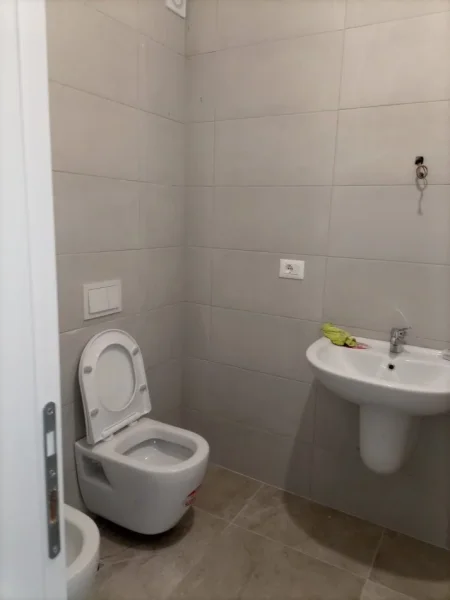 Tirane, shitet apartament 2+1+Ballkon , 96 m² 236.900 € (Myslym Shyri)