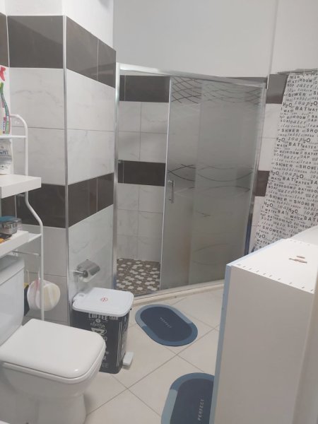 Tirane, jepet me qera apartament 1+1+Aneks+Ballkon Kati 5, 65 m² 450 € (kompleksi tom doshi)