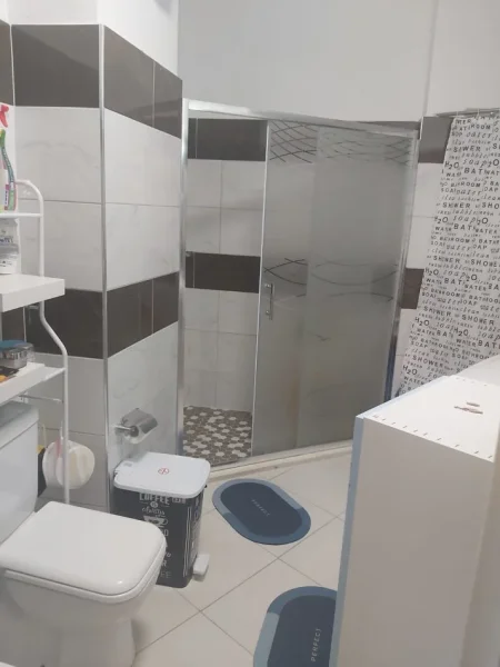 Tirane, jepet me qera apartament 1+1+Aneks+Ballkon Kati 5, 65 m² 450 € (kompleksi tom doshi)