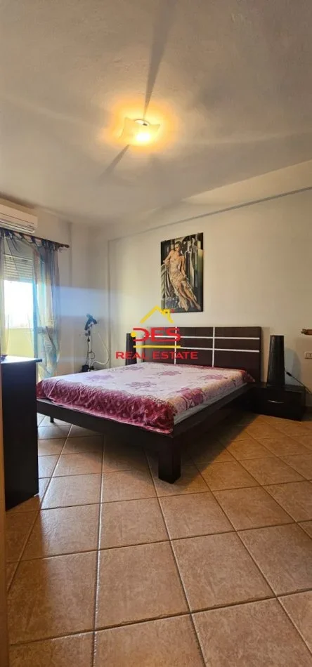 Vlore, shitet apartament 2+1+Ballkon Kati 5, 87 m² 110.000 € (Rruga Dush Strati)