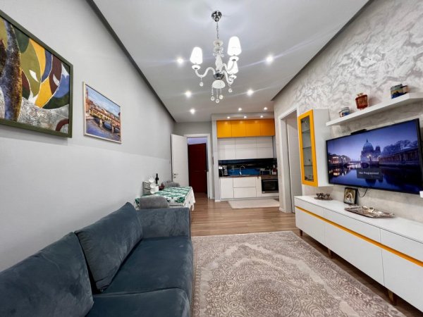 Tirane, jepet me qera apartament 1+1+Ballkon Kati 3, 78 m² 800 € (Kompleksi Delijorgji)