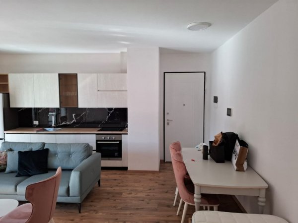 Tirane, jepet me qera apartament 1+1+Ballkon Kati 6, 65 m² 600 € (Kompleksi Delijorgji)