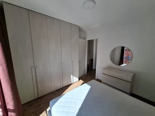 Tirane, jepet me qera apartament 1+1+Ballkon Kati 6, 65 m² 600 € (Kompleksi Delijorgji)