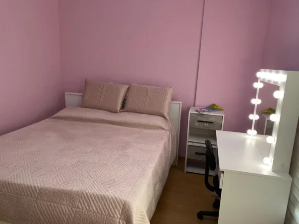 Tirane, jepet me qera apartament 2+1+Ballkon Kati 8, 78 m² 850 € (Qender)