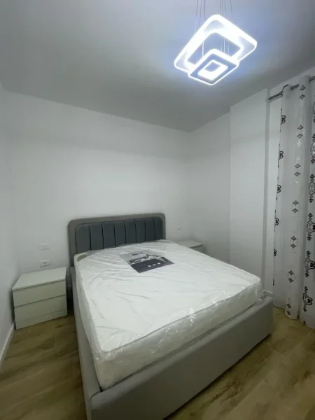 Tirane, jepet me qera apartament 1+1+Ballkon Kati 9, 73 m² (Trio Towers Residence, Don Bosko)