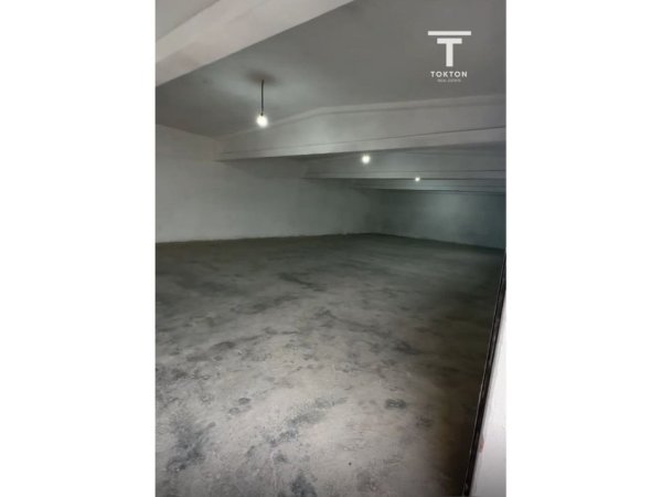 Tirane, jepet me qera magazine Kati 0, 440 m² 1.200 € (Rruga e Arbrit, Tufinë, Tiranë, TT 1910)