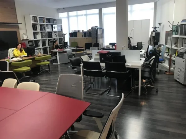 Tirane, shitet ambjent biznesi Kati 0, 656 m² 1.400.000 € (BRRYLI)