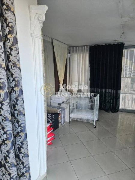 Tirane, shitet dyqan Kati 2, 130 m² 650.000 € (Medreseja)