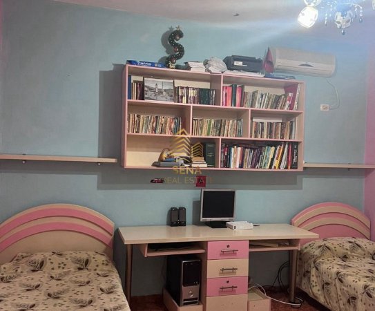 Tirane, jepet me qera shtepi Kati 1, 120 m² 450 € (Rruga Lord Bajroni)