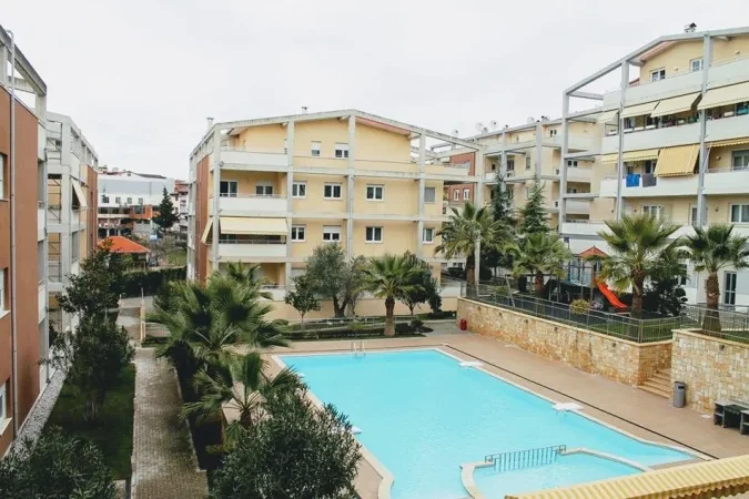 Tirane, jepet me qera apartament 2+1+Ballkon Kati 2, 132 m² 850 € (Rezidenca Touch of the Sun)