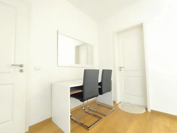 Tirane, jepet me qera apartament 2+1+Ballkon Kati 2, 132 m² 850 € (Rezidenca Touch of the Sun)
