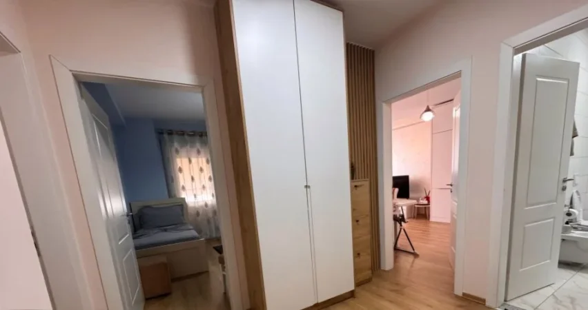 Tirane, jepet me qera apartament 2+1+Ballkon Kati 6, 90 m² 620 € (Rruga 5 maj ,perballe concord center)