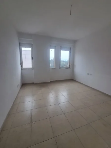 Durres, shitet apartament 3+1 , 133 m² 110.000 € (Durres prane tropikalit)
