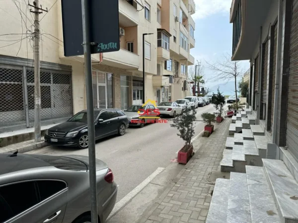 Vlore, shitet ambjent biznesi Kati 0, 62 m² 120.000 € (Rruga Piro Sava)