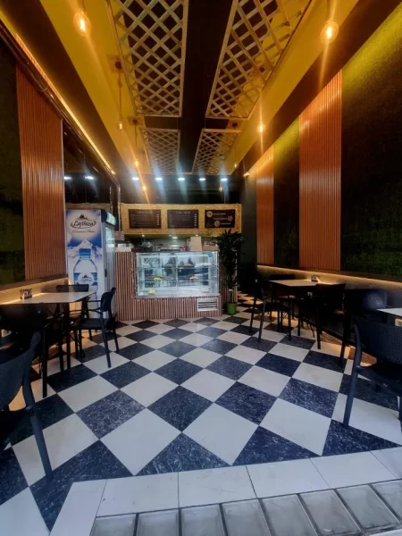 Tirane, shitet lokal Kati 0, 50 m² 250.000 € (Frederik shiroka)