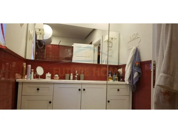 Tirane, jepet me qera apartament 3+1+Aneks+Ballkon Kati 5, 133 m² 1.200 € (kodra e diellit 2)