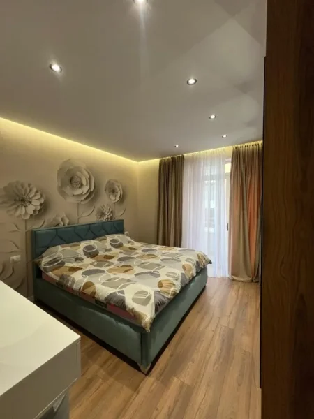 Tirane, jap me qera apartament 1+1 Kati 4, 600 € (Astir prane bar Artisti)